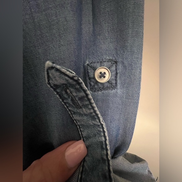 Ladies button down with neck tie - Picture 3 of 4